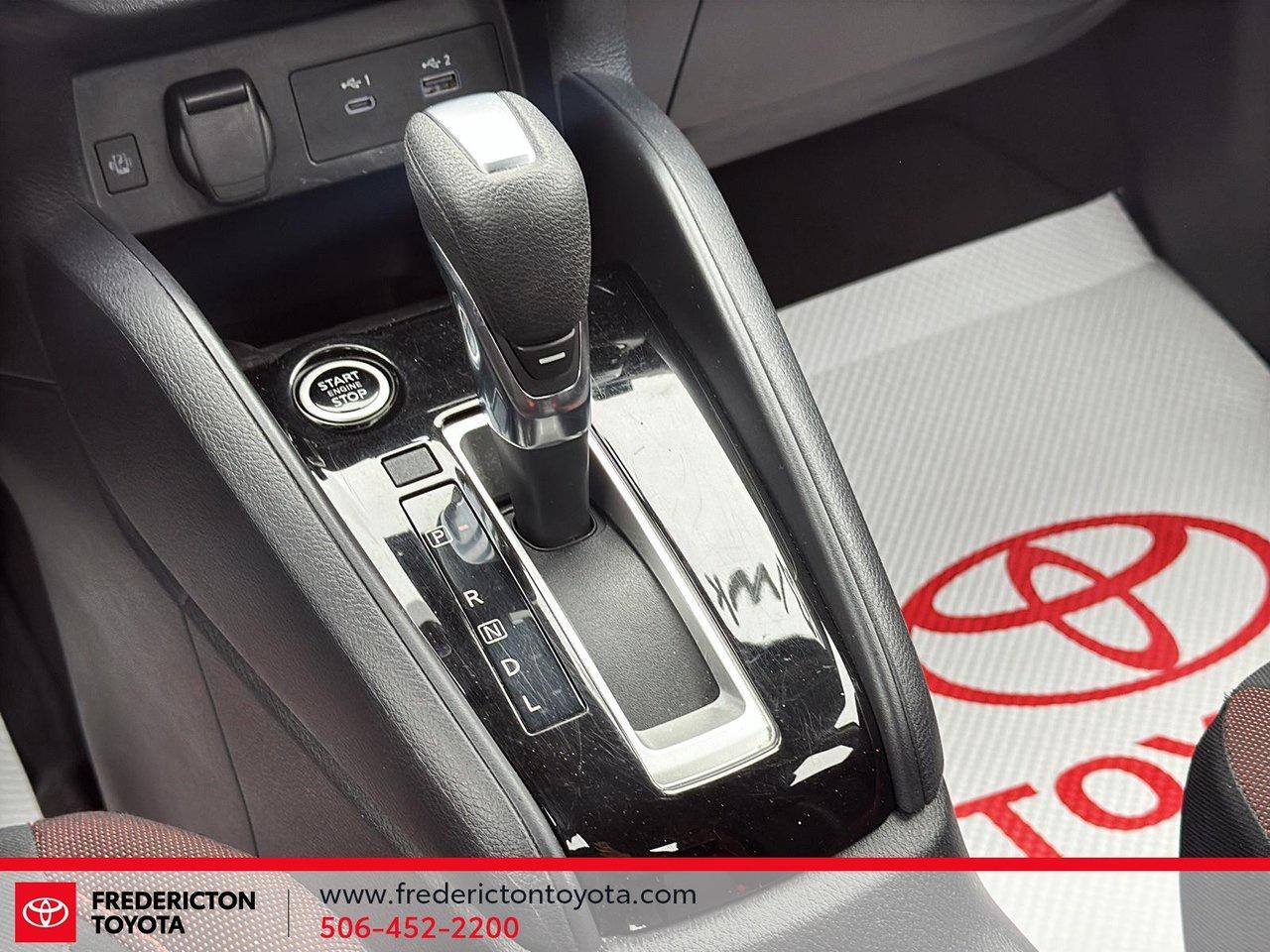 2023 Nissan Versa SR Photo