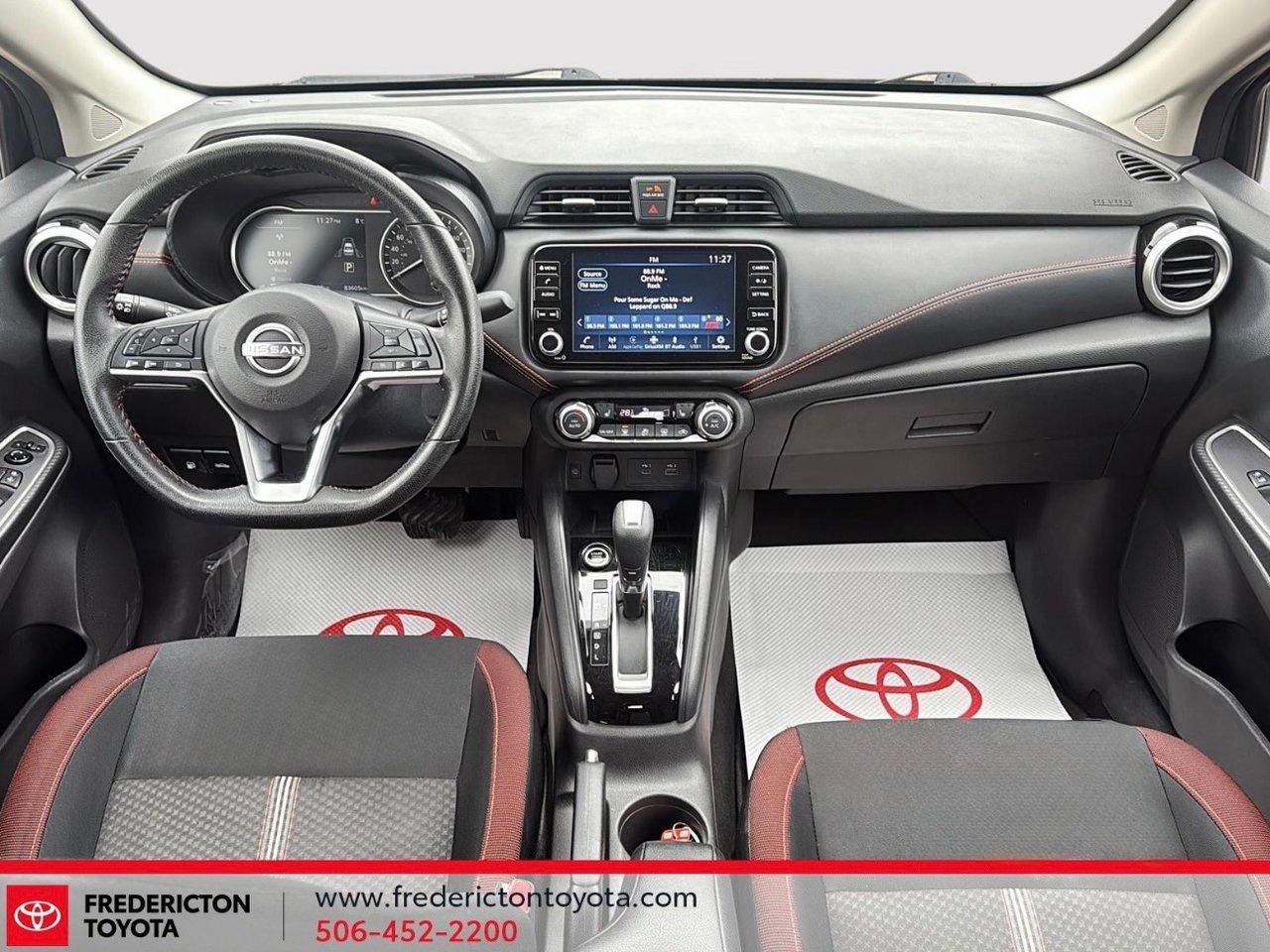 2023 Nissan Versa SR Photo