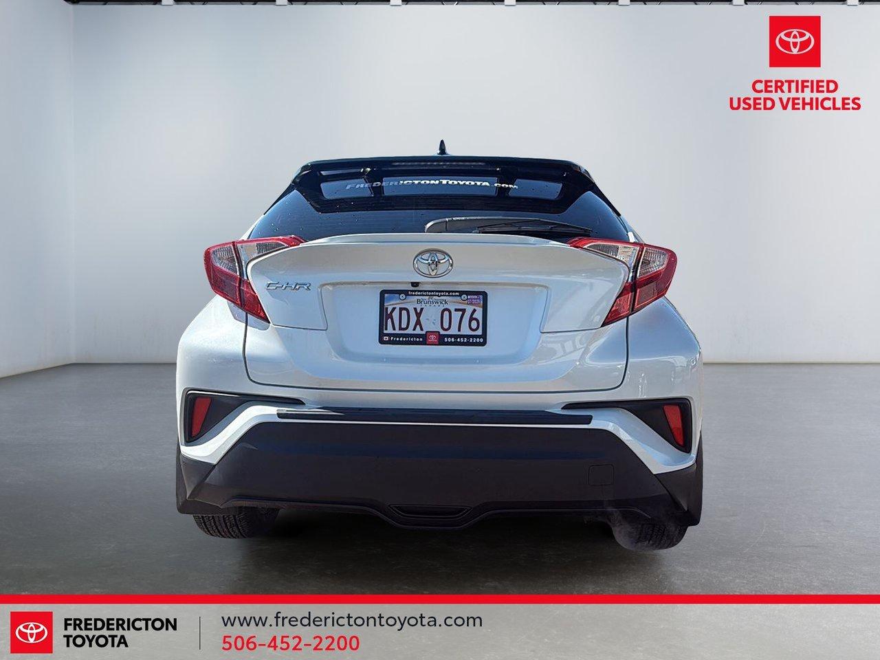 2020 Toyota C-HR  Photo2