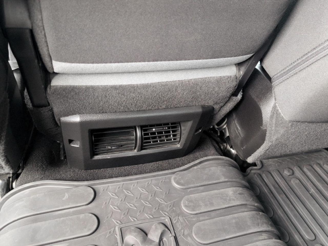 2023 RAM 1500 Classic SLT  **5.7L HEMI - NO ACCIDENTS** Photo