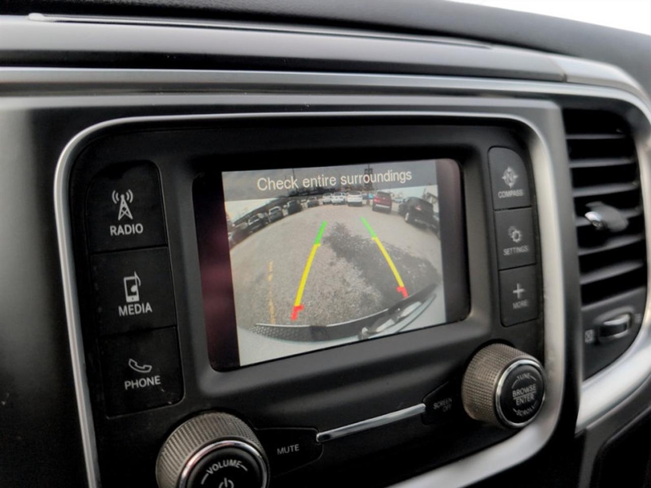 2023 RAM 1500 Classic SLT  **5.7L HEMI - NO ACCIDENTS** Photo