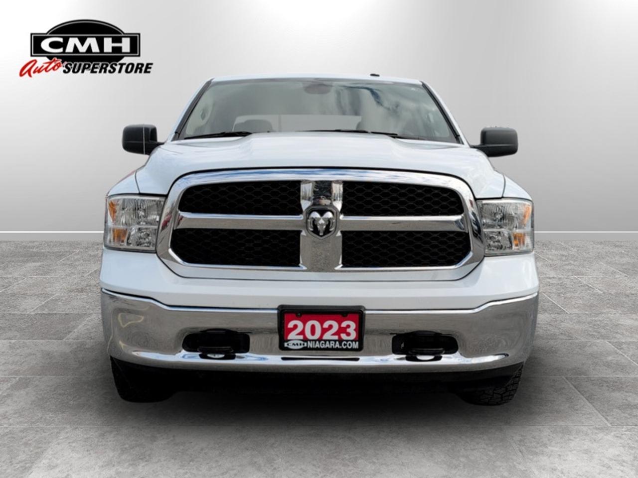 2023 RAM 1500 Classic SLT  **5.7L HEMI - NO ACCIDENTS** Photo