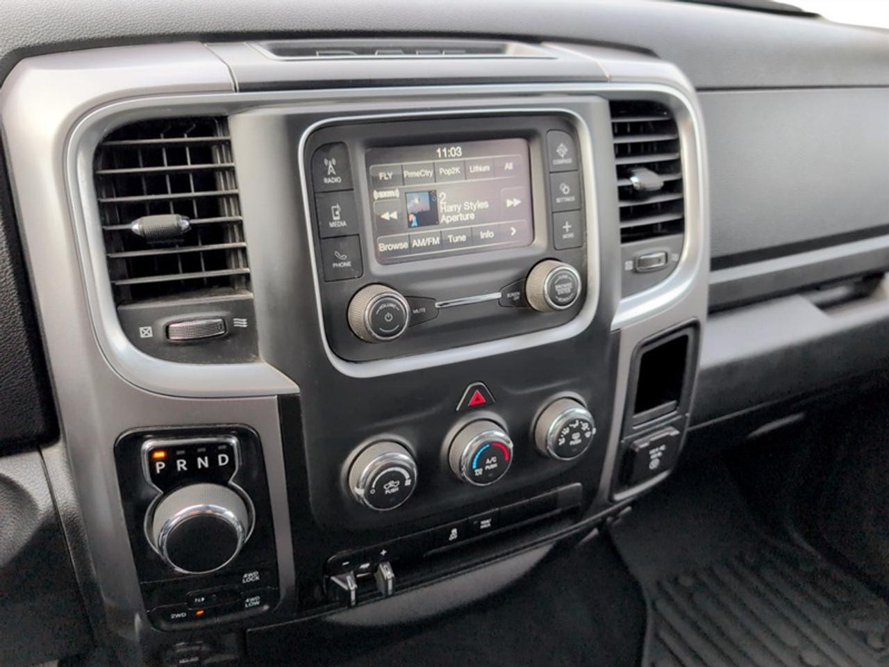 2023 RAM 1500 Classic SLT  **5.7L HEMI - NO ACCIDENTS** Photo