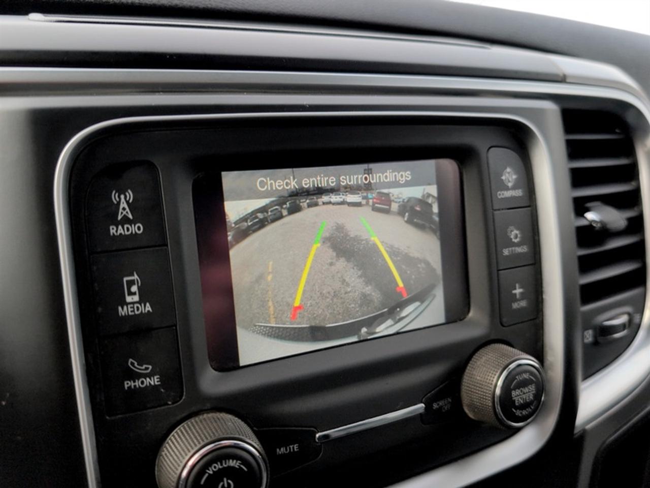 2023 RAM 1500 Classic SLT  **5.7L HEMI - NO ACCIDENTS** Photo