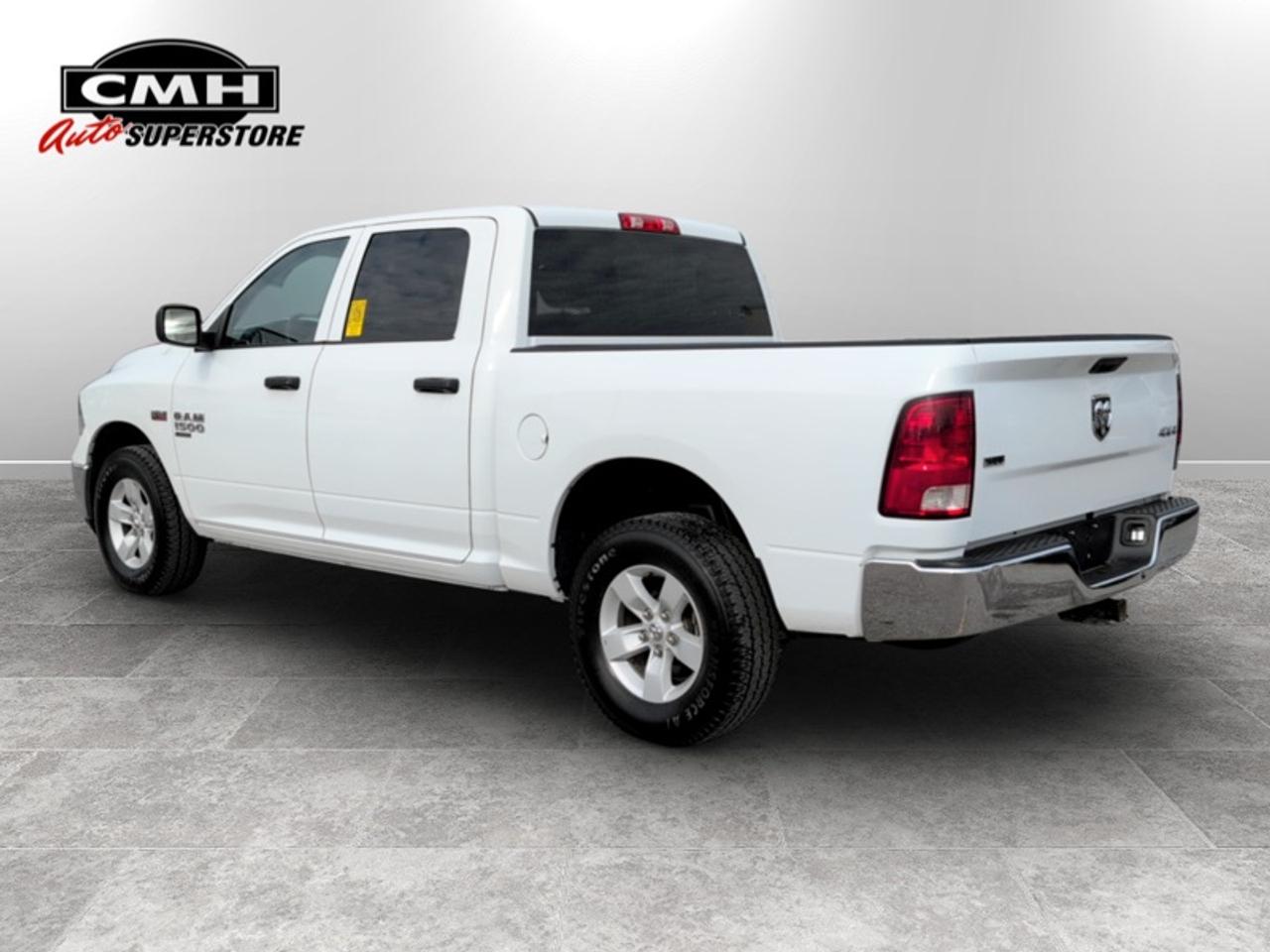 2023 RAM 1500 Classic SLT  **5.7L HEMI VVT V8 ENGINE** Photo