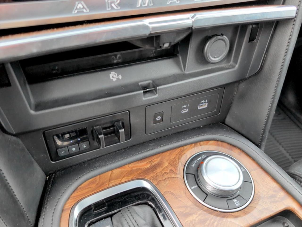 2024 Nissan Armada SL  **CLEAN CARFAX** Photo