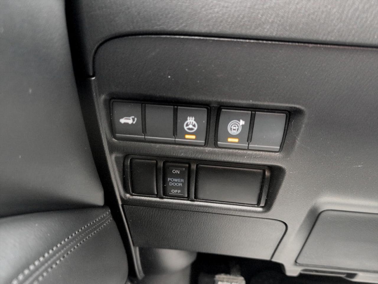 2024 Nissan Armada SL  **CLEAN CARFAX** Photo