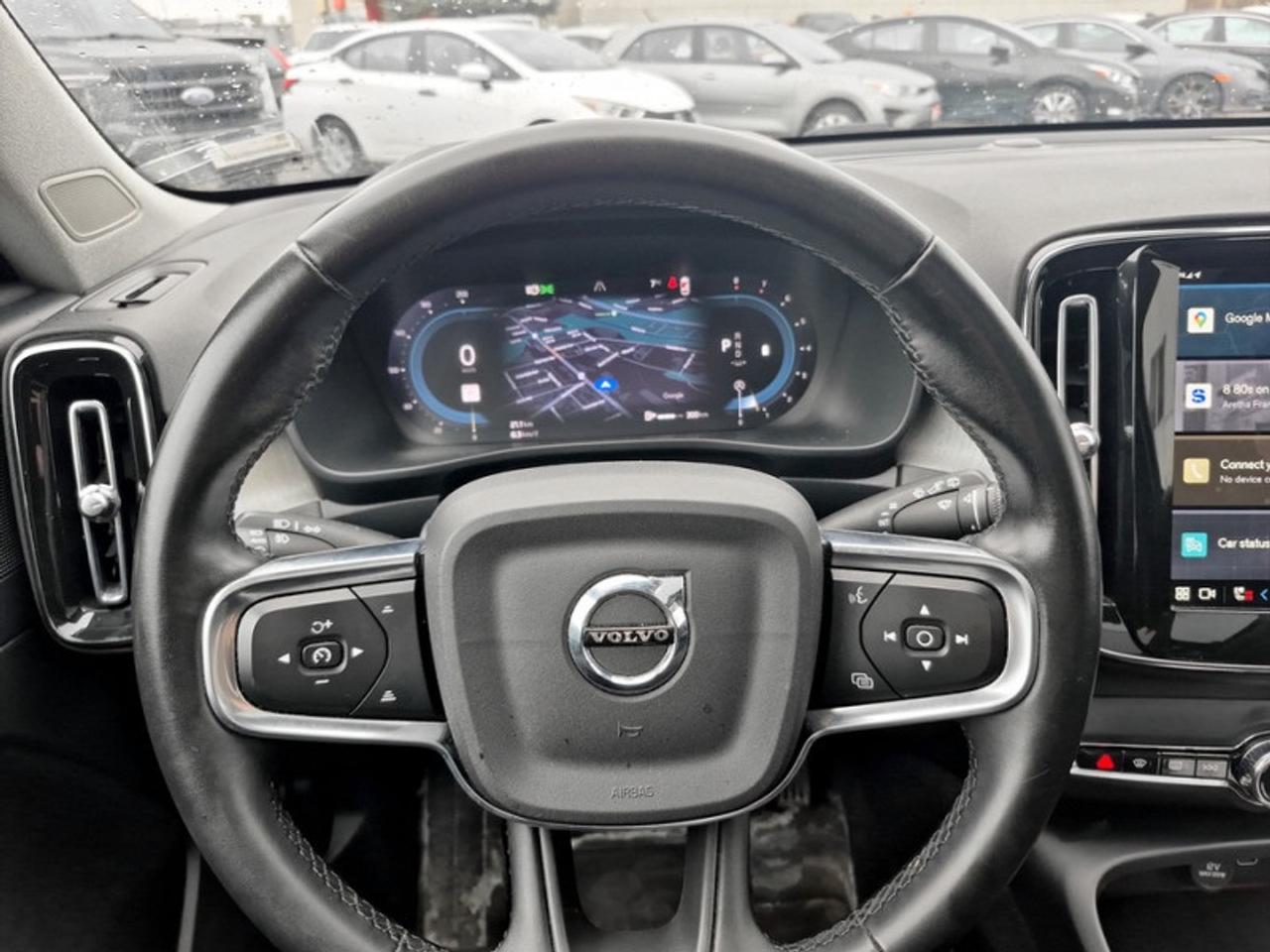 2024 Volvo XC40 B5 Plus Dark Theme  **MHEV - SUNROOF** Photo