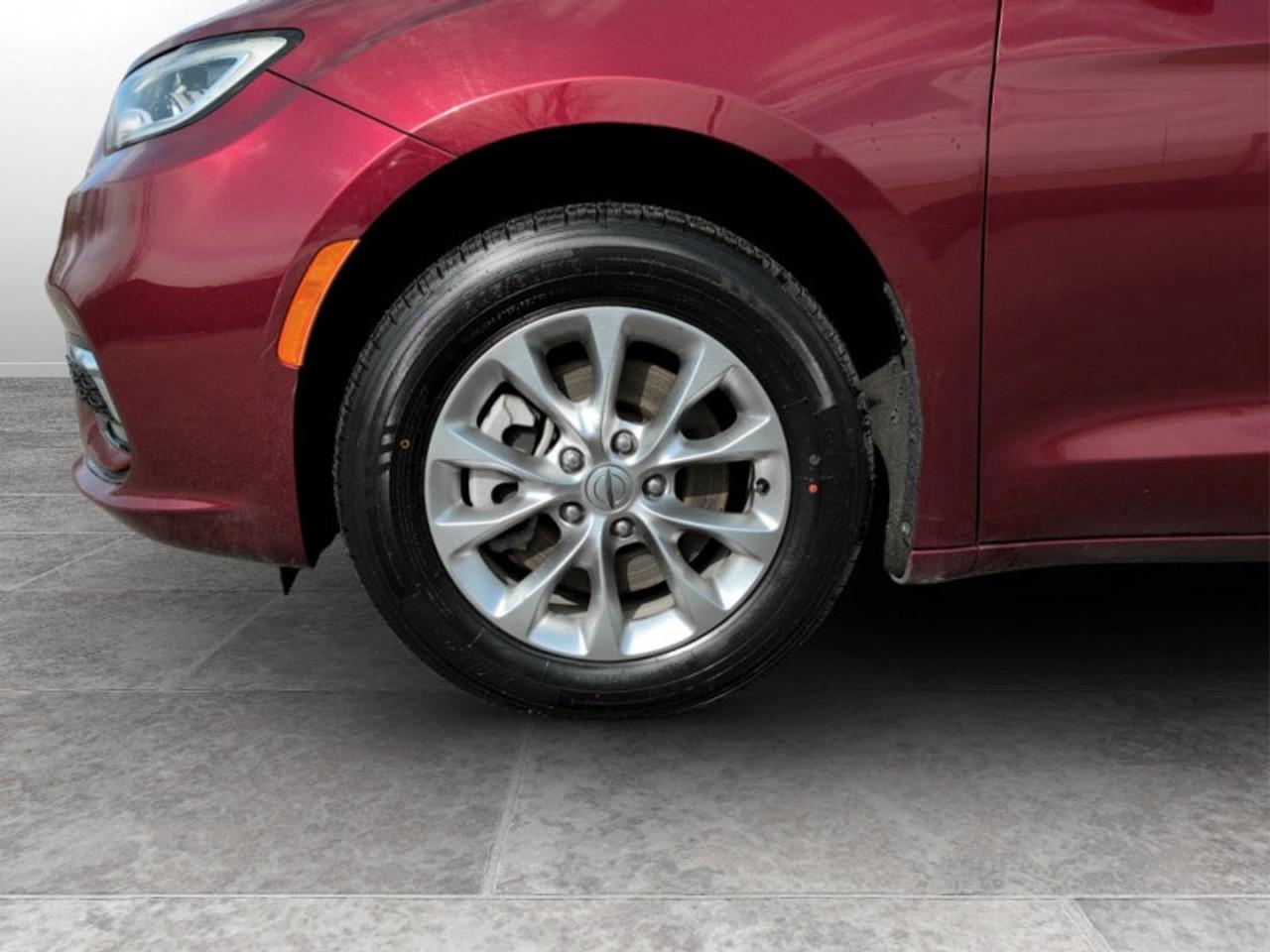2023 Chrysler Pacifica Touring-L AWD  **AWD** Photo