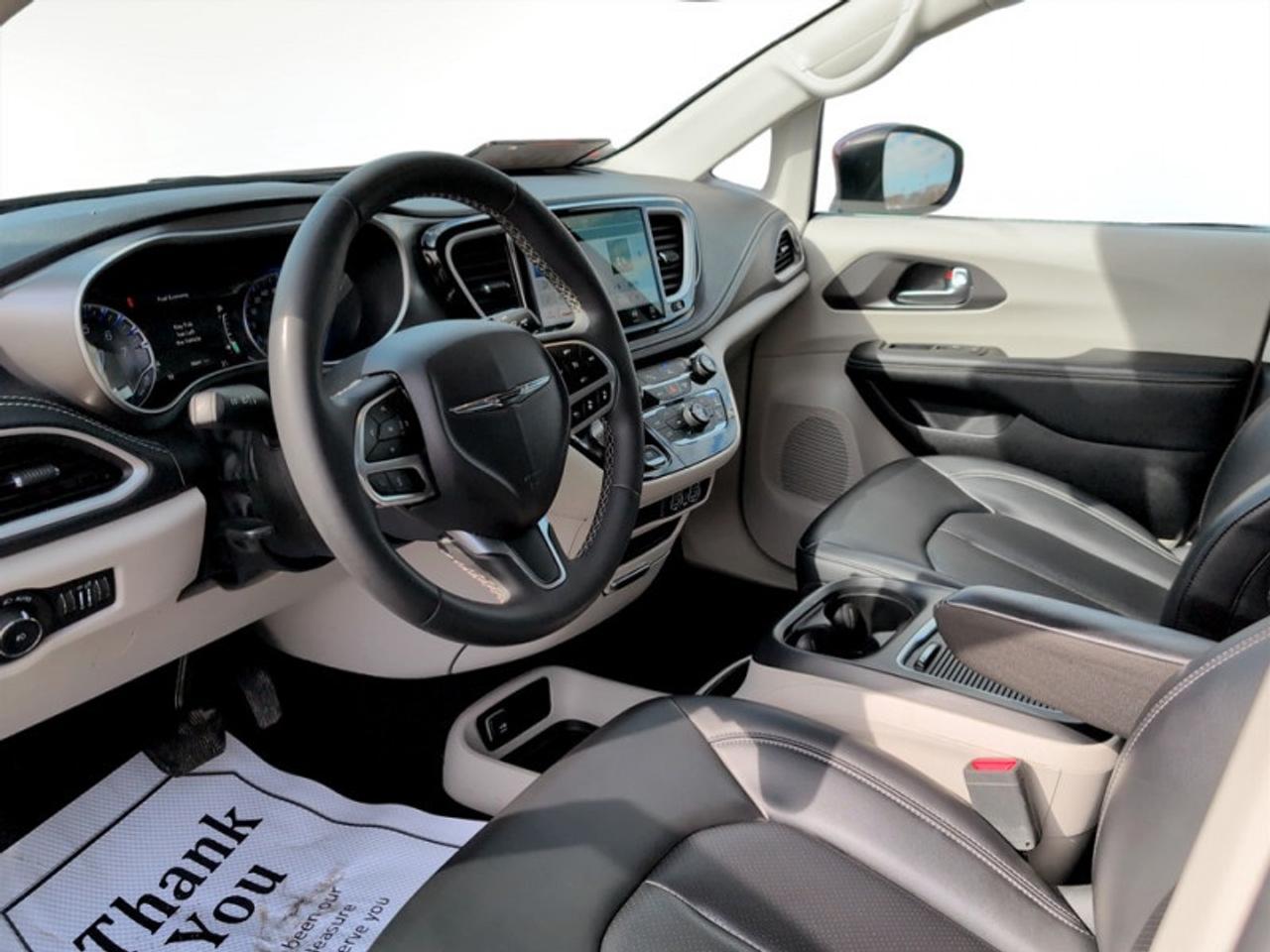 2023 Chrysler Pacifica Touring-L AWD  **AWD** Photo
