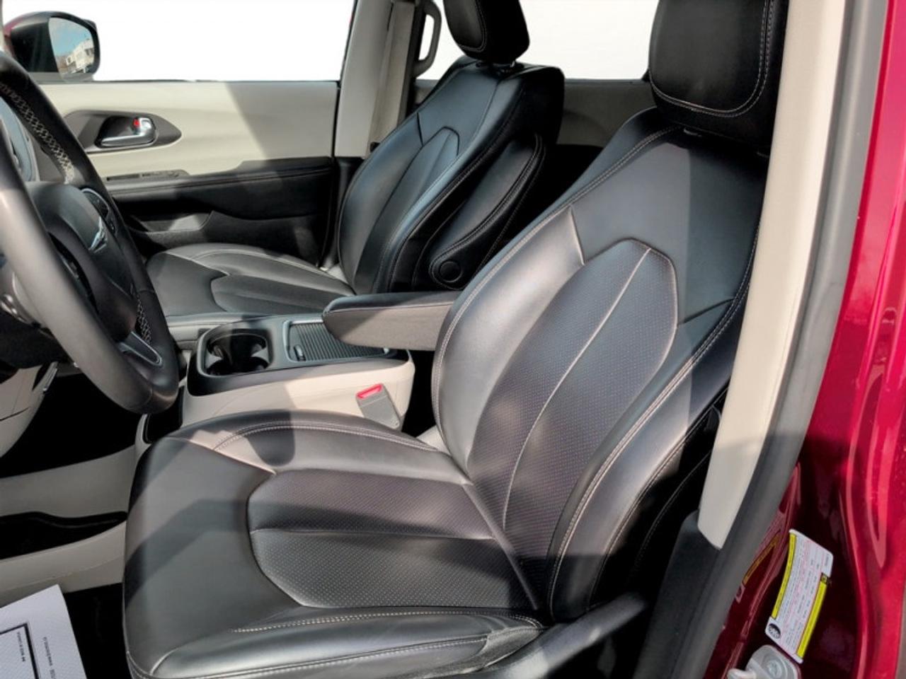 2023 Chrysler Pacifica Touring-L AWD  **AWD** Photo