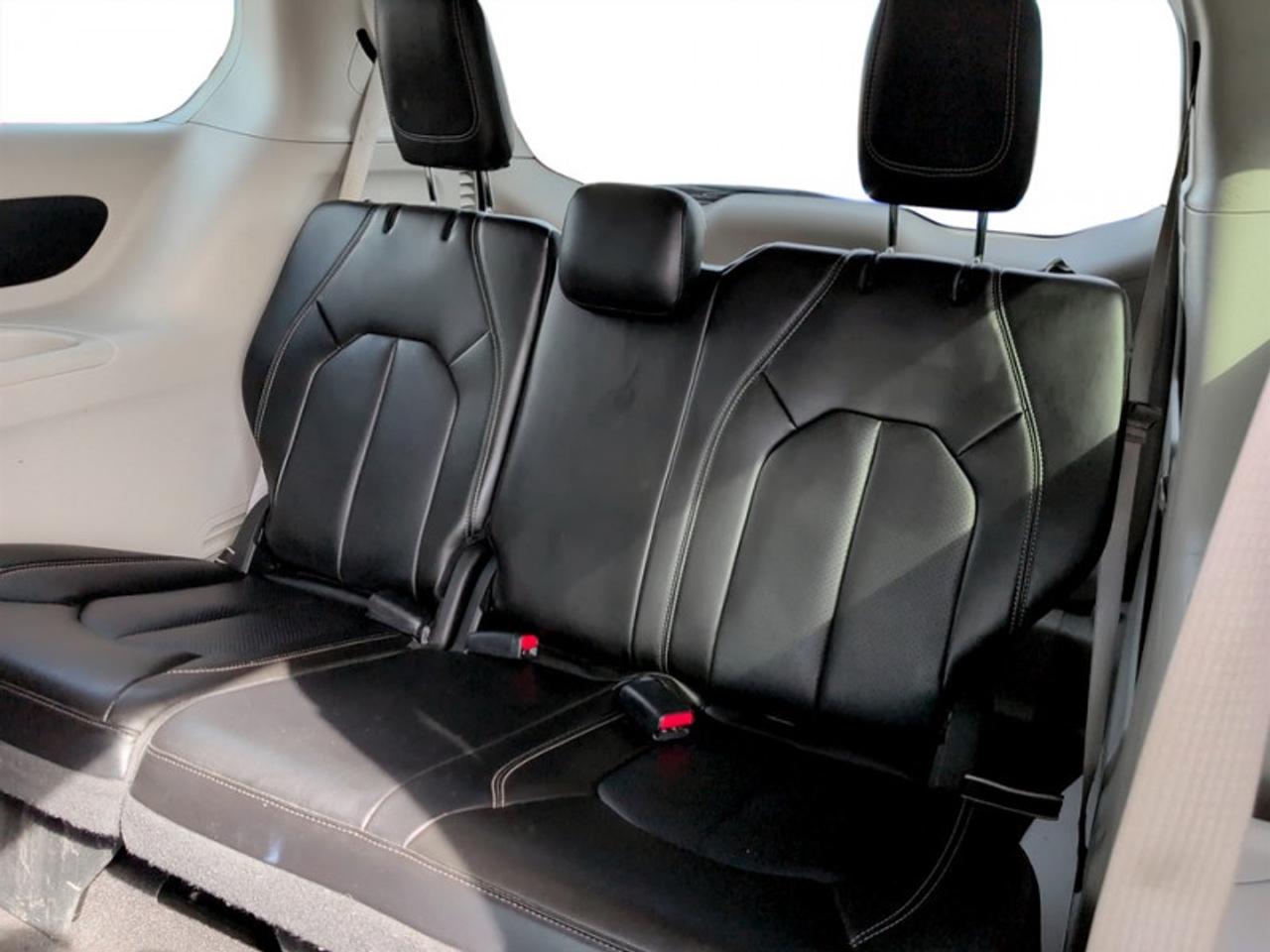 2023 Chrysler Pacifica Touring-L AWD  **AWD** Photo