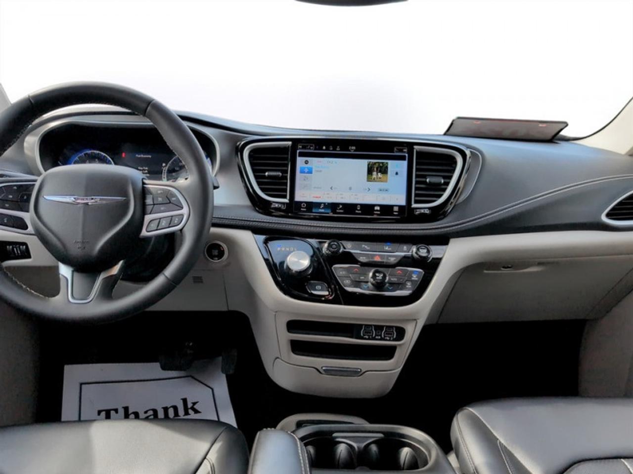 2023 Chrysler Pacifica Touring-L AWD  **AWD** Photo