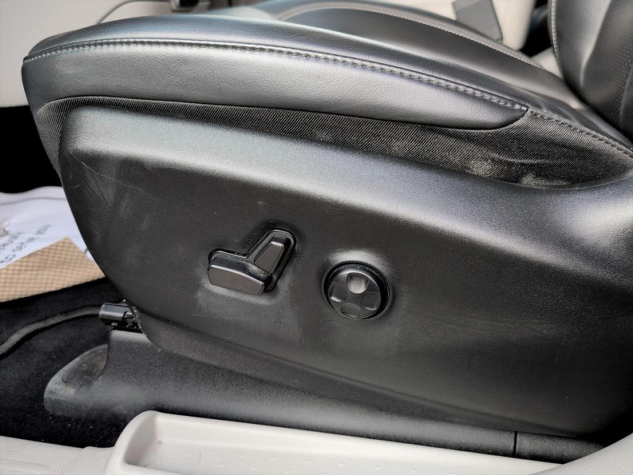 2023 Chrysler Pacifica Touring-L AWD  **AWD** Photo
