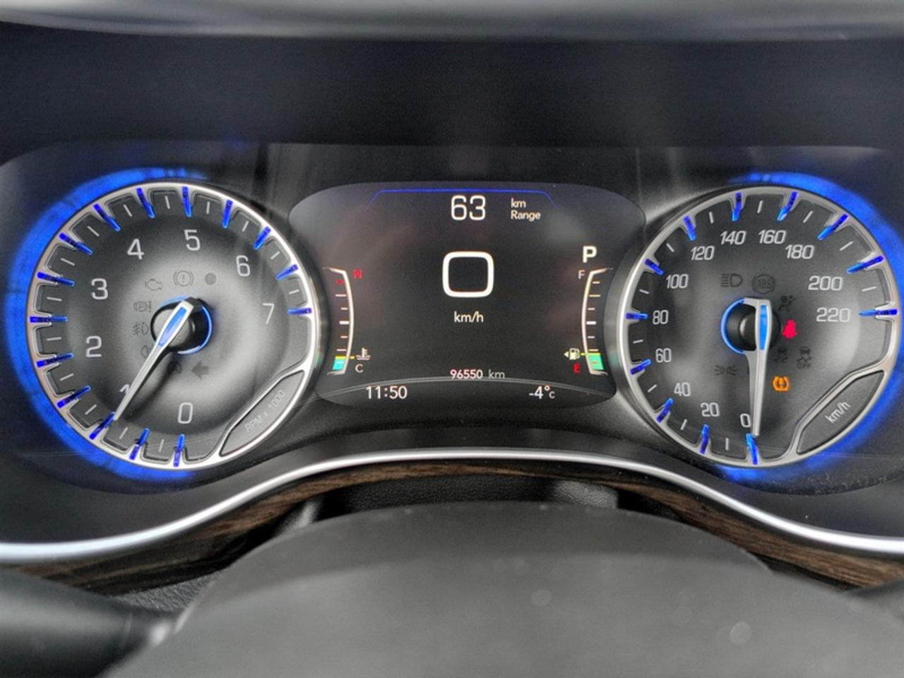 2023 Chrysler Pacifica Limited AWD  **PANO ROOF** Photo