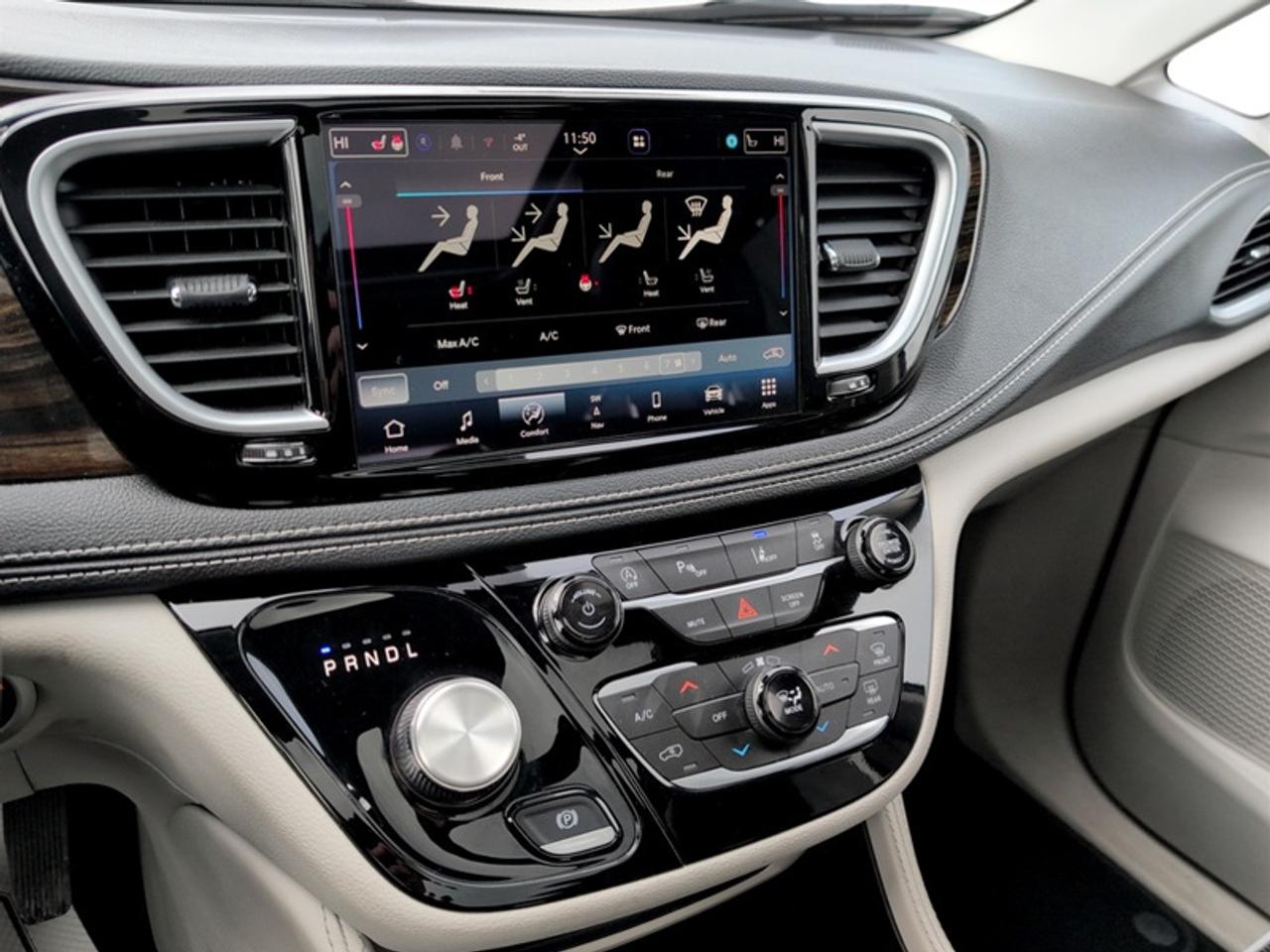 2023 Chrysler Pacifica Limited AWD  **PANO ROOF** Photo