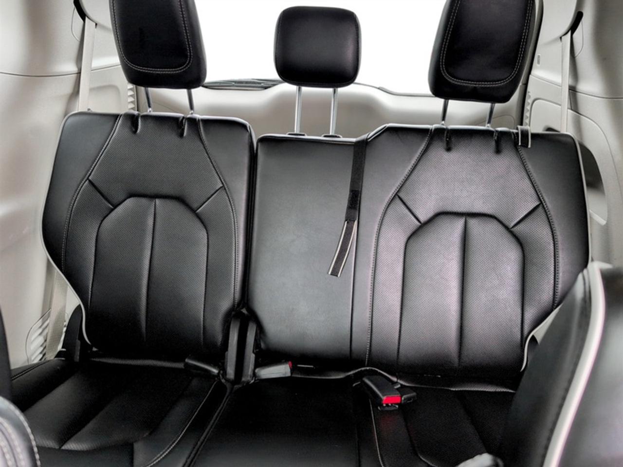 2023 Chrysler Pacifica Limited AWD  **PANO ROOF** Photo