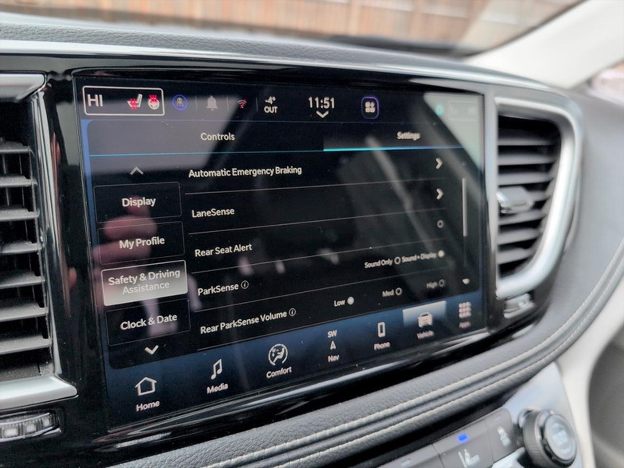 2023 Chrysler Pacifica Limited AWD  **PANO ROOF** Photo