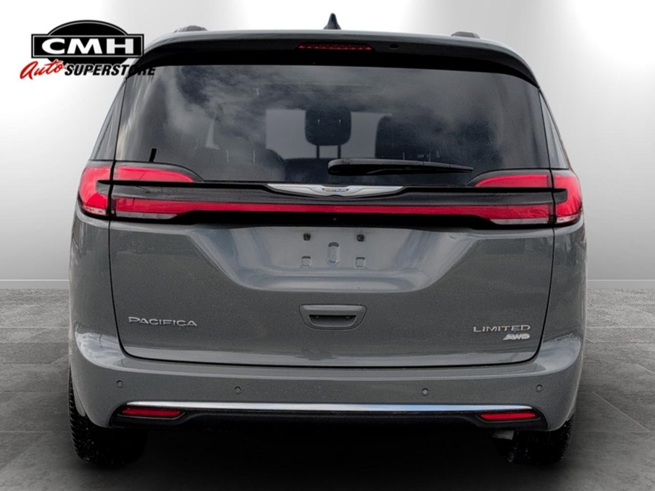 2023 Chrysler Pacifica Limited AWD  **PANO ROOF** Photo2