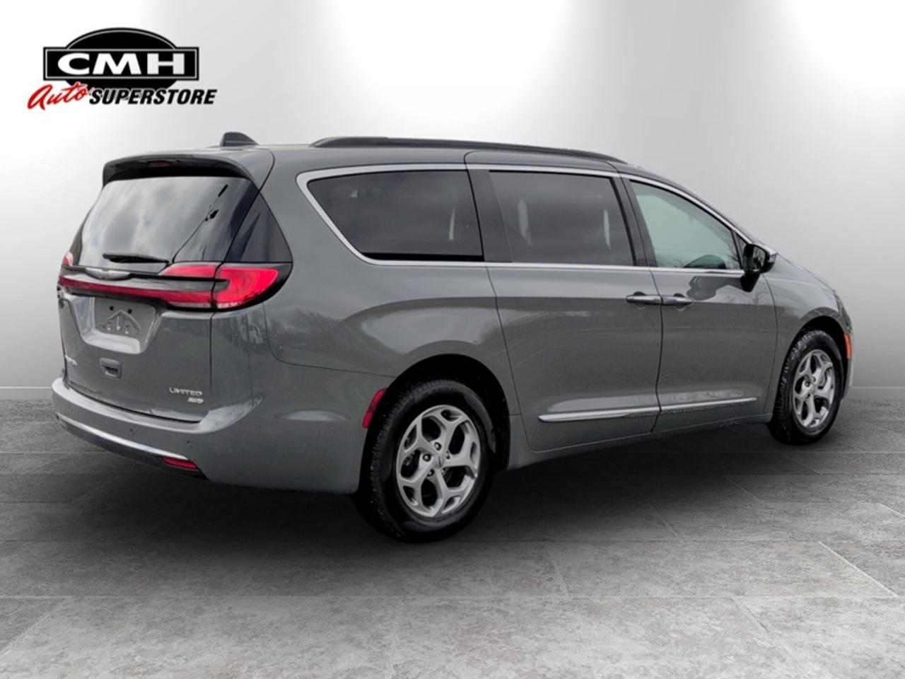 2023 Chrysler Pacifica Limited AWD  **PANO ROOF** Photo