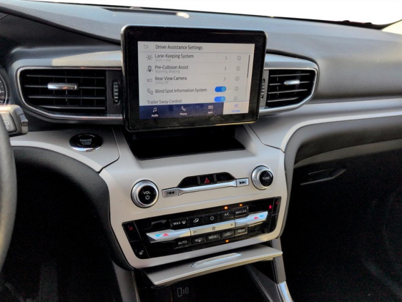 2024 Ford Explorer XLT Photo