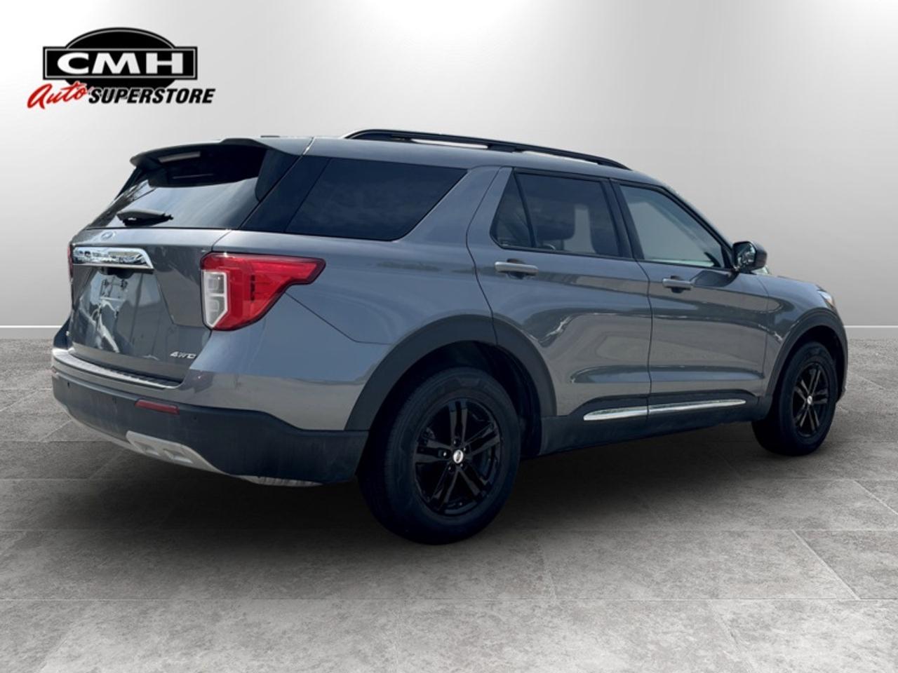 2024 Ford Explorer XLT  **6 PASSENGER** Photo4