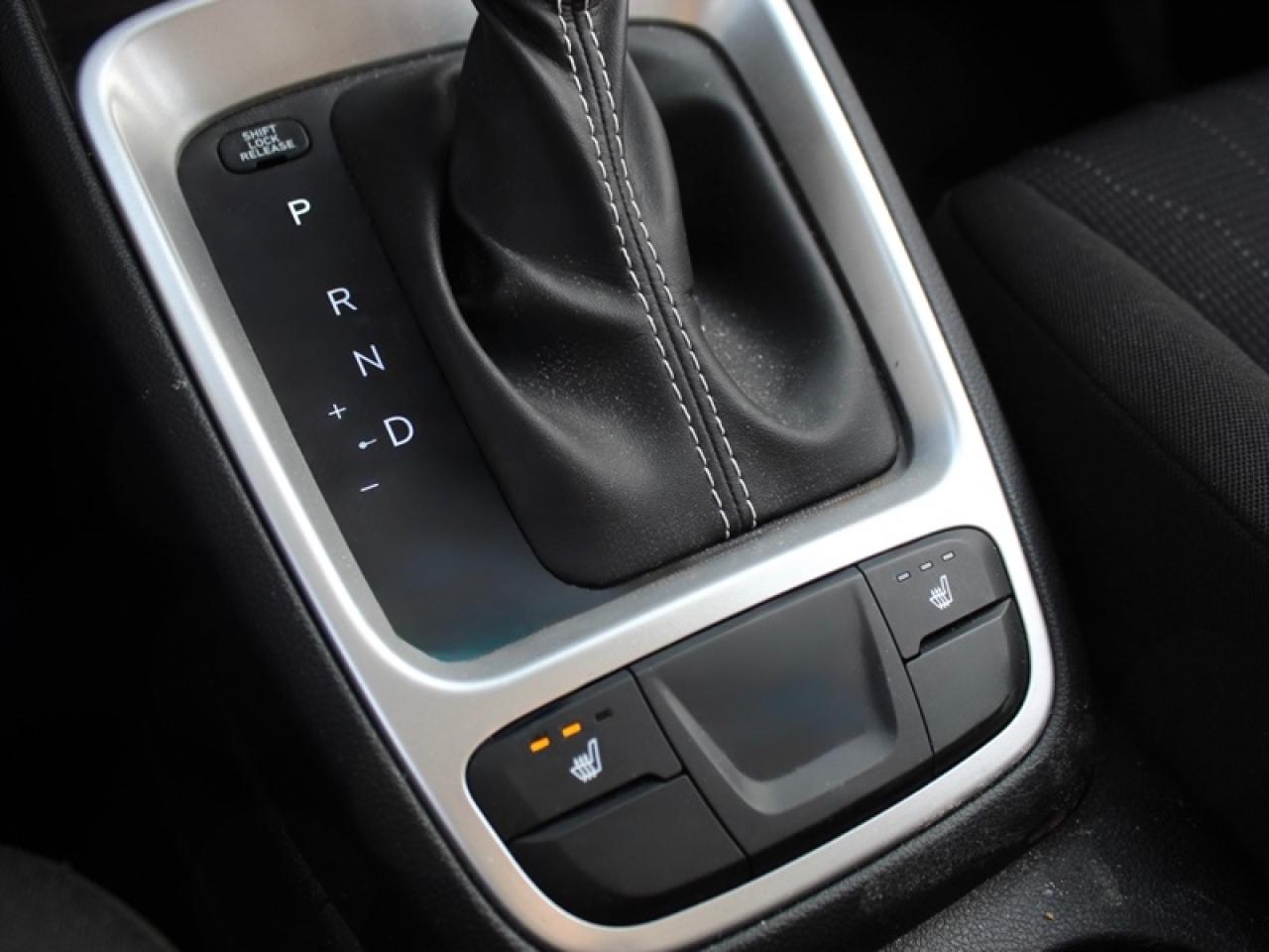 2024 Hyundai Venue Essential   Low KMs - One Owner - Heated Seats -  Apple CarPlay Photo