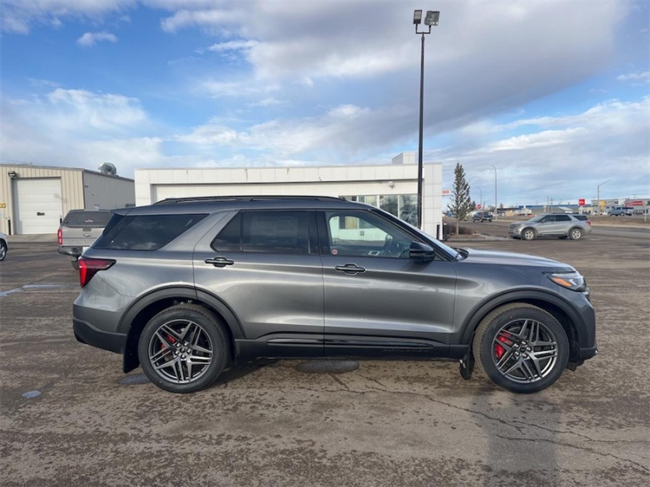 2026 Ford Explorer ST  -  Sunroof -  Cooled Seats Photo1