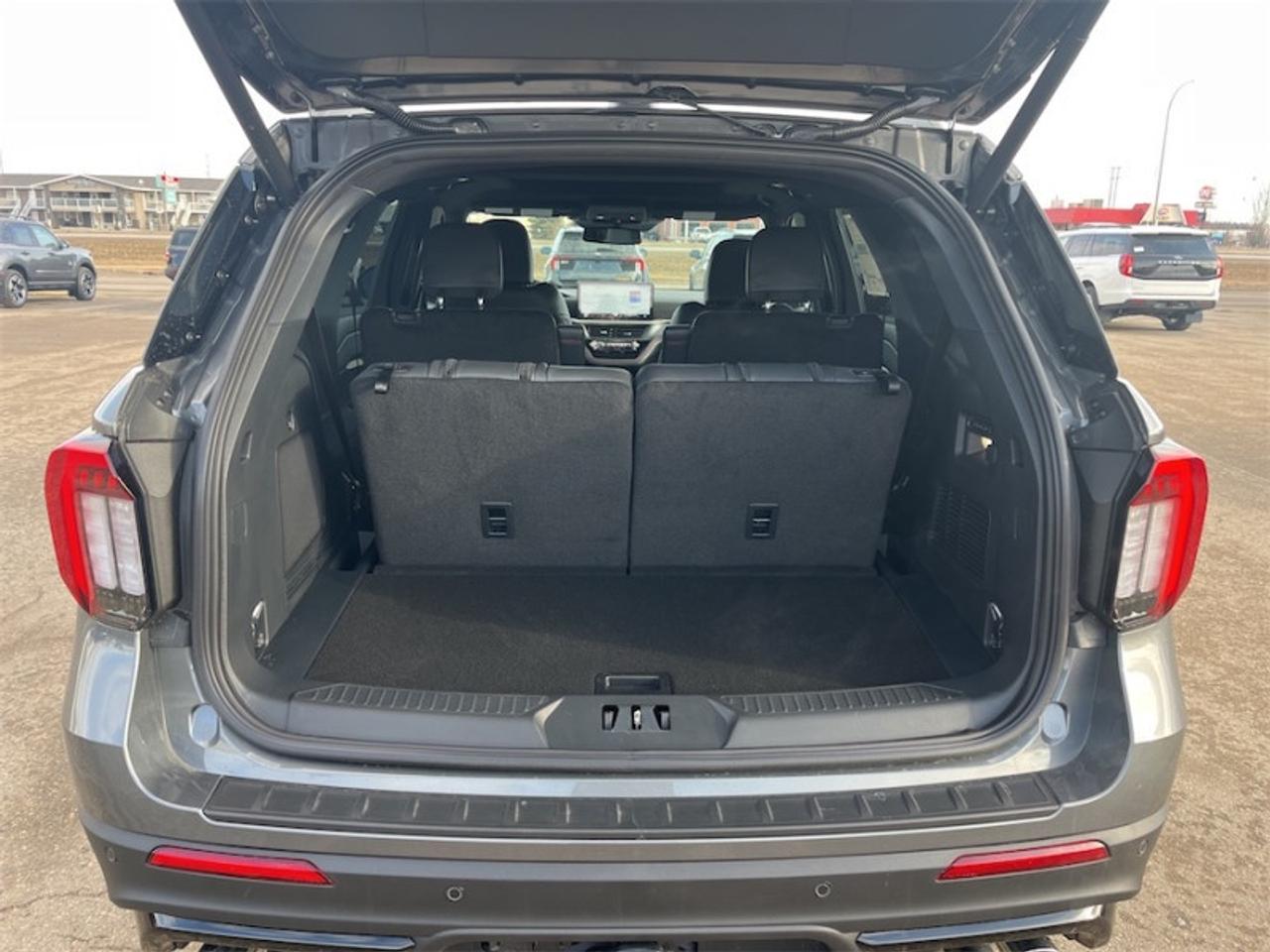 2026 Ford Explorer ST  -  Sunroof -  Cooled Seats Photo5