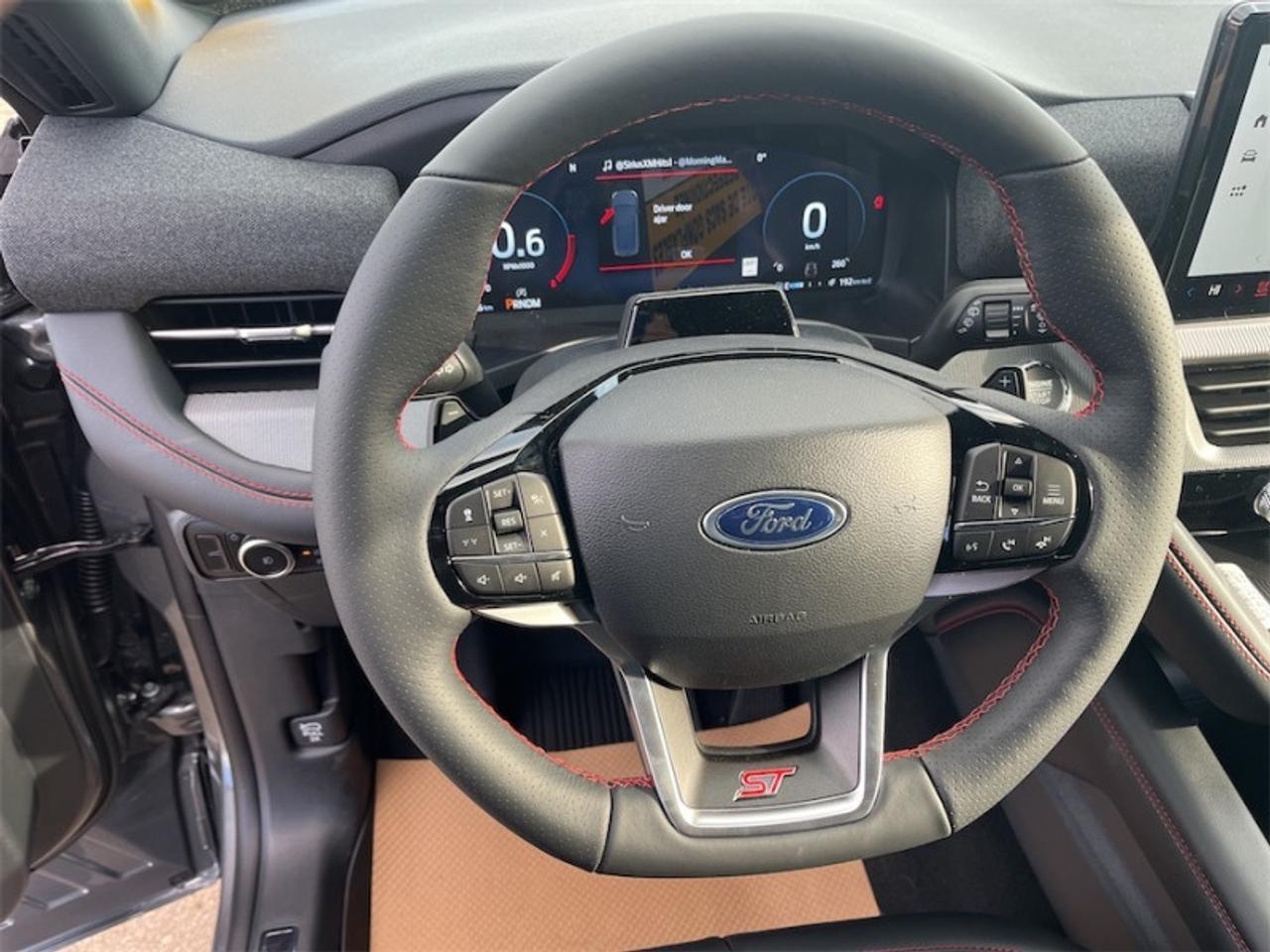 2026 Ford Explorer ST  -  Sunroof -  Cooled Seats Photo5