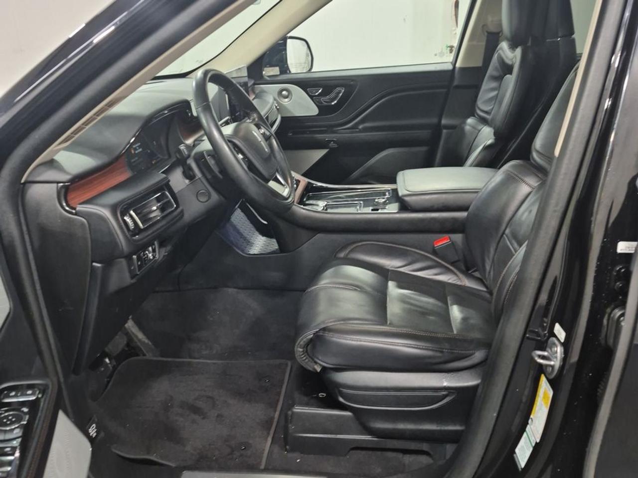 2023 Lincoln Aviator Reserve Photo4