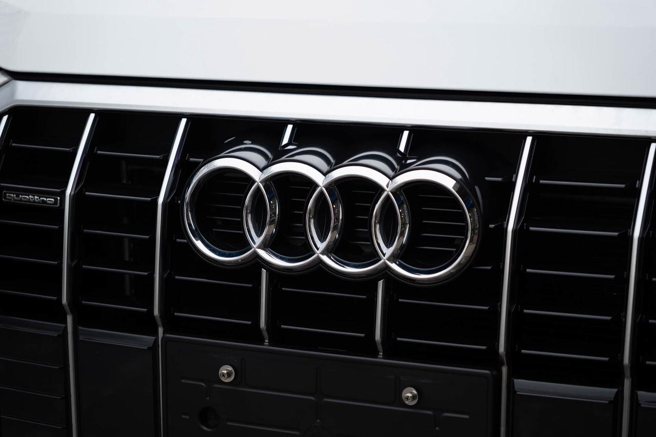 2022 Audi Q3 S line Progressiv quattro Photo