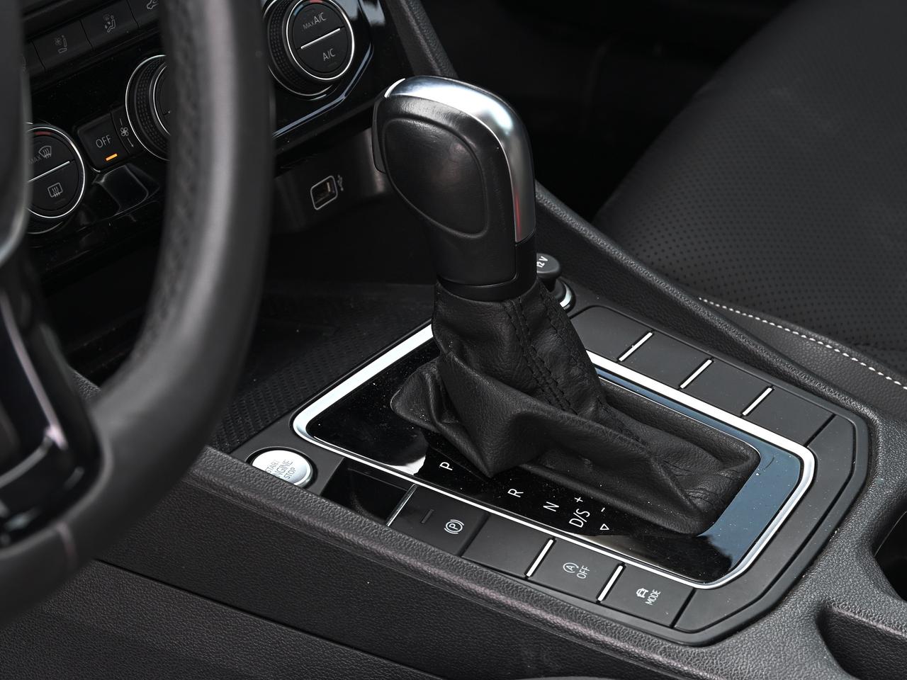 2020 Volkswagen Jetta Execline Leather Seats l Nav l Back Up Camera Photo