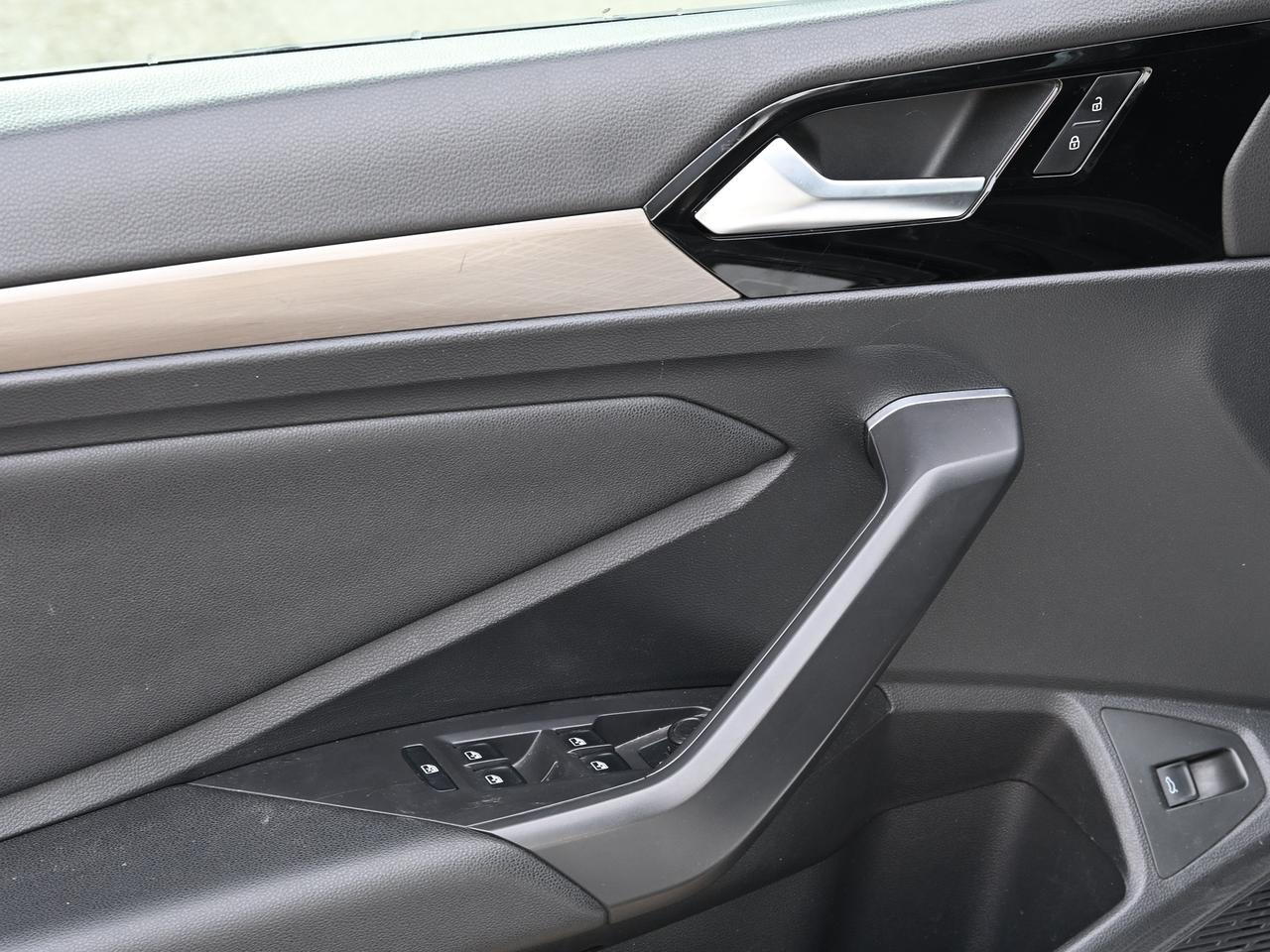 2020 Volkswagen Jetta Execline Leather Seats l Nav l Back Up Camera Photo