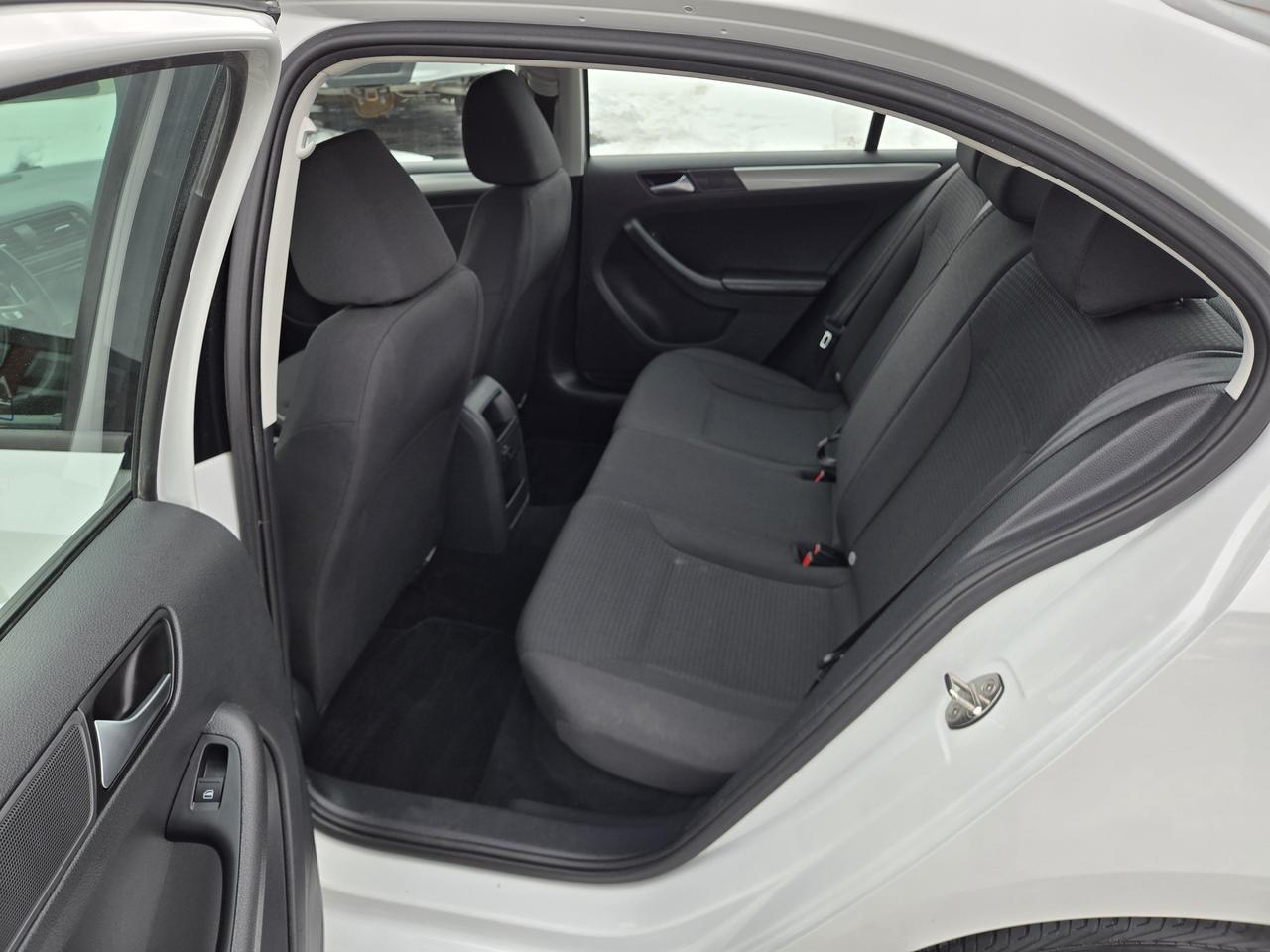 2016 Volkswagen Jetta Sedan 4dr 1.4 TSI Man Trendline Photo