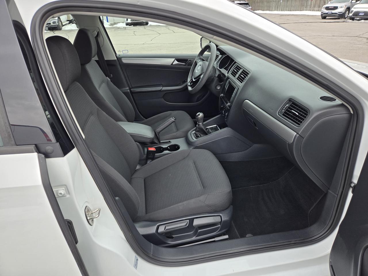 2016 Volkswagen Jetta Sedan 4dr 1.4 TSI Man Trendline Photo