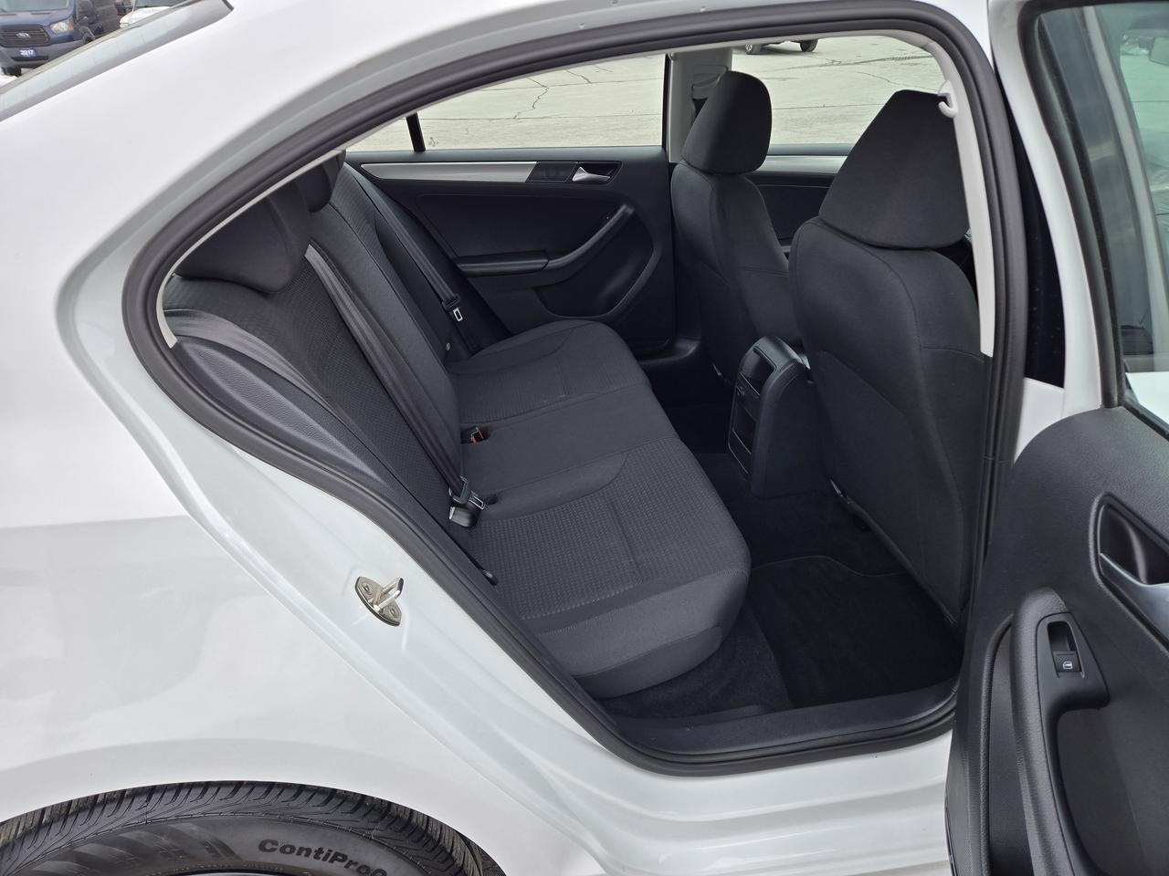 2016 Volkswagen Jetta Sedan 4dr 1.4 TSI Man Trendline Photo