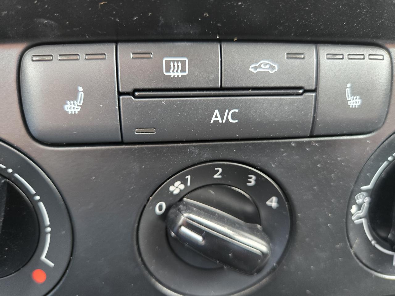 2016 Volkswagen Jetta Sedan 4dr 1.4 TSI Man Trendline Photo