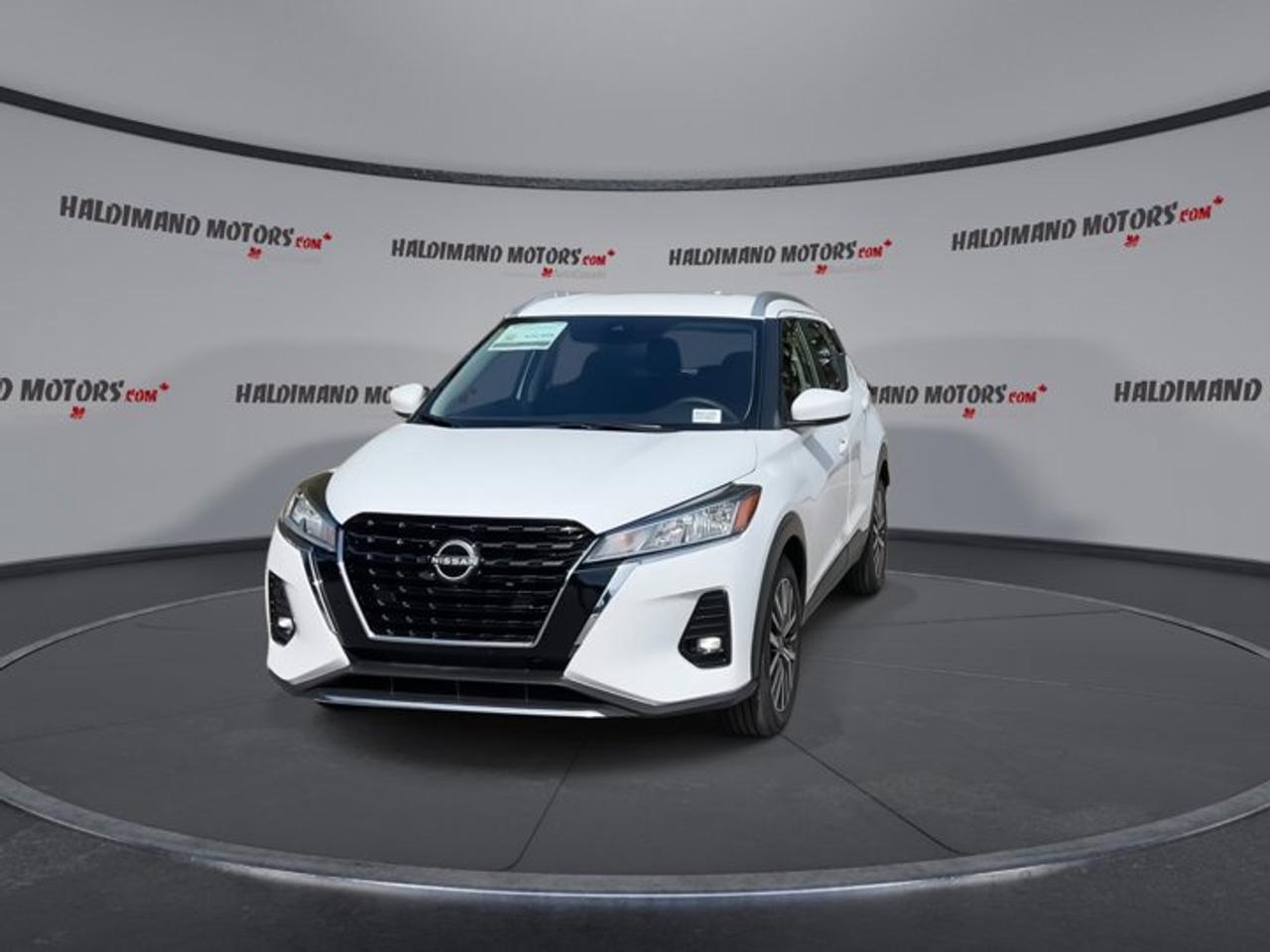 2025 Nissan Kicks Play SV PLAY FWD | No accidents Photo