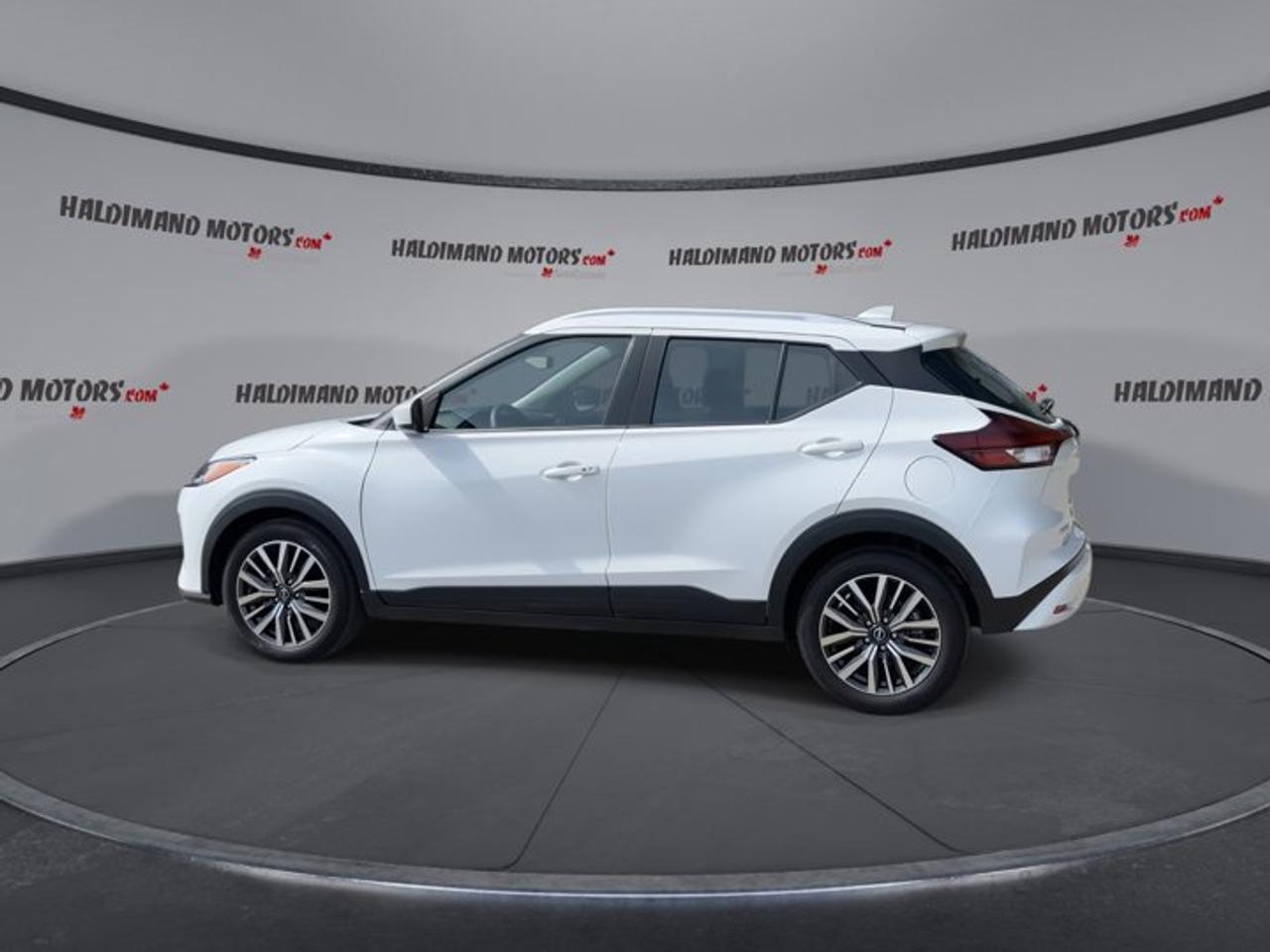 2025 Nissan Kicks Play SV PLAY FWD | No accidents Photo4
