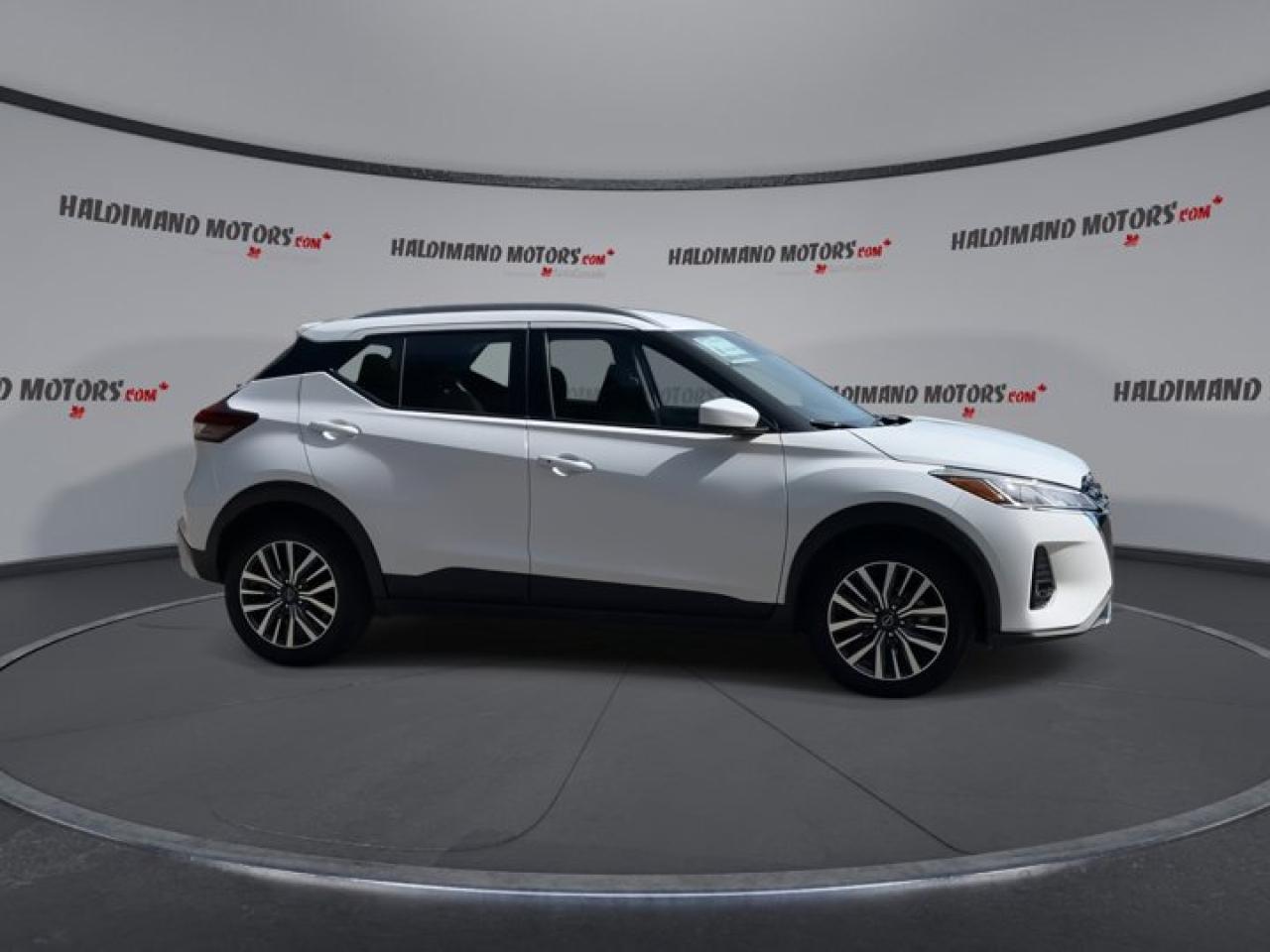 2025 Nissan Kicks Play SV PLAY FWD | No accidents Photo