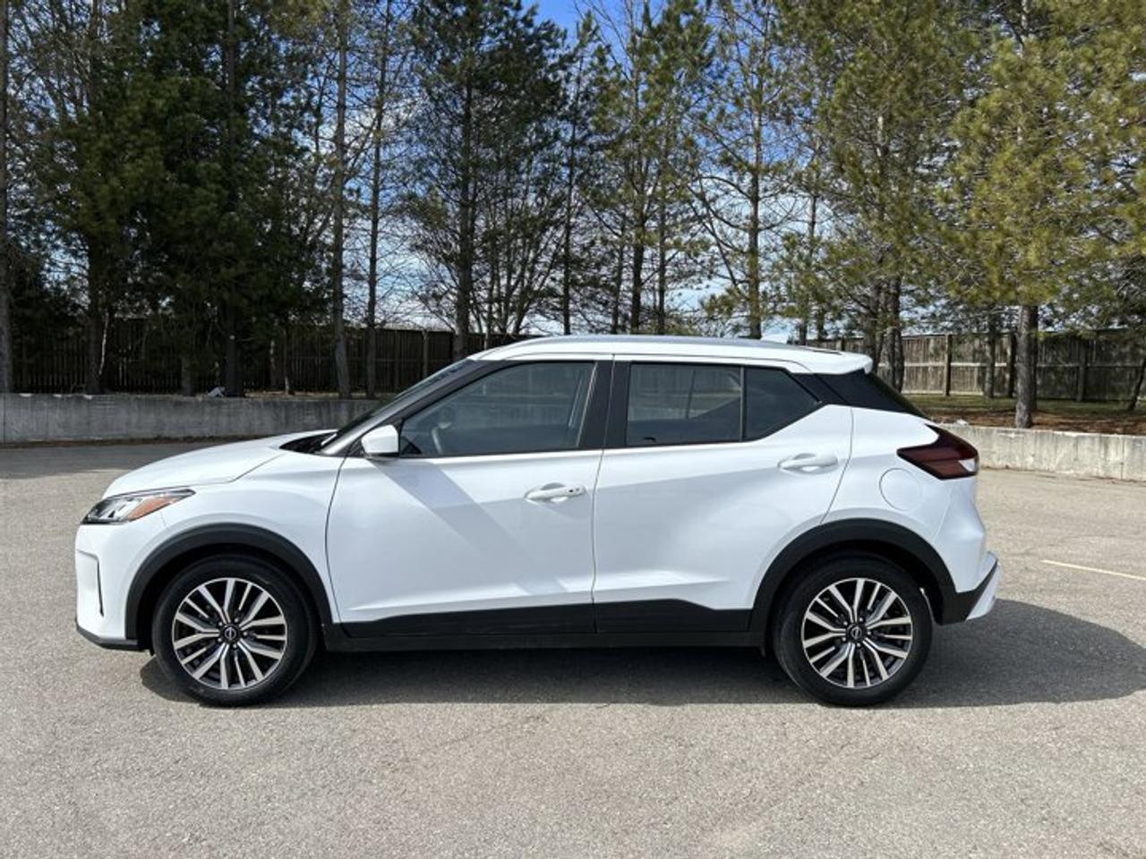 2025 Nissan Kicks Play SV PLAY FWD | No accidents Photo