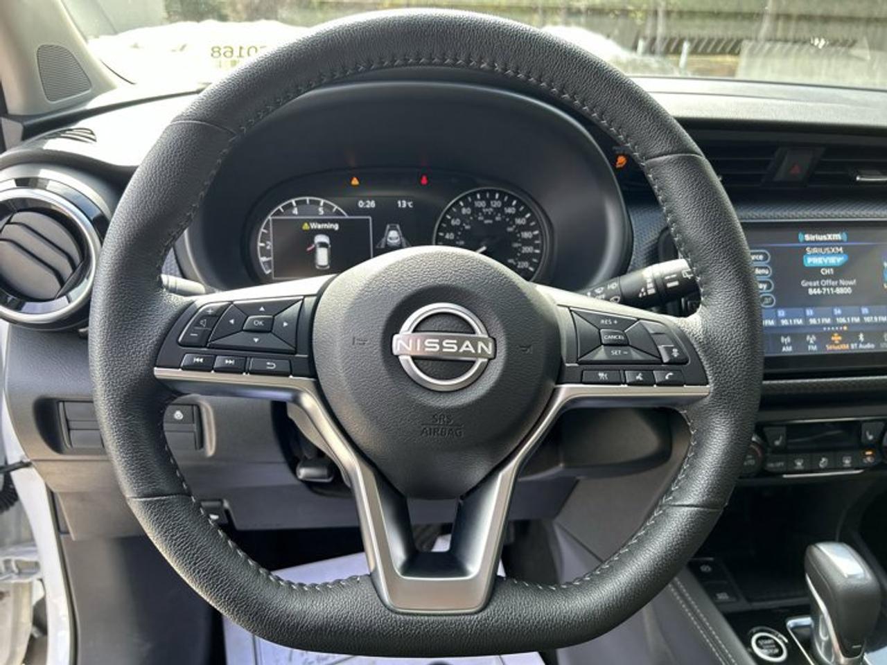 2025 Nissan Kicks Play SV PLAY FWD | No accidents Photo