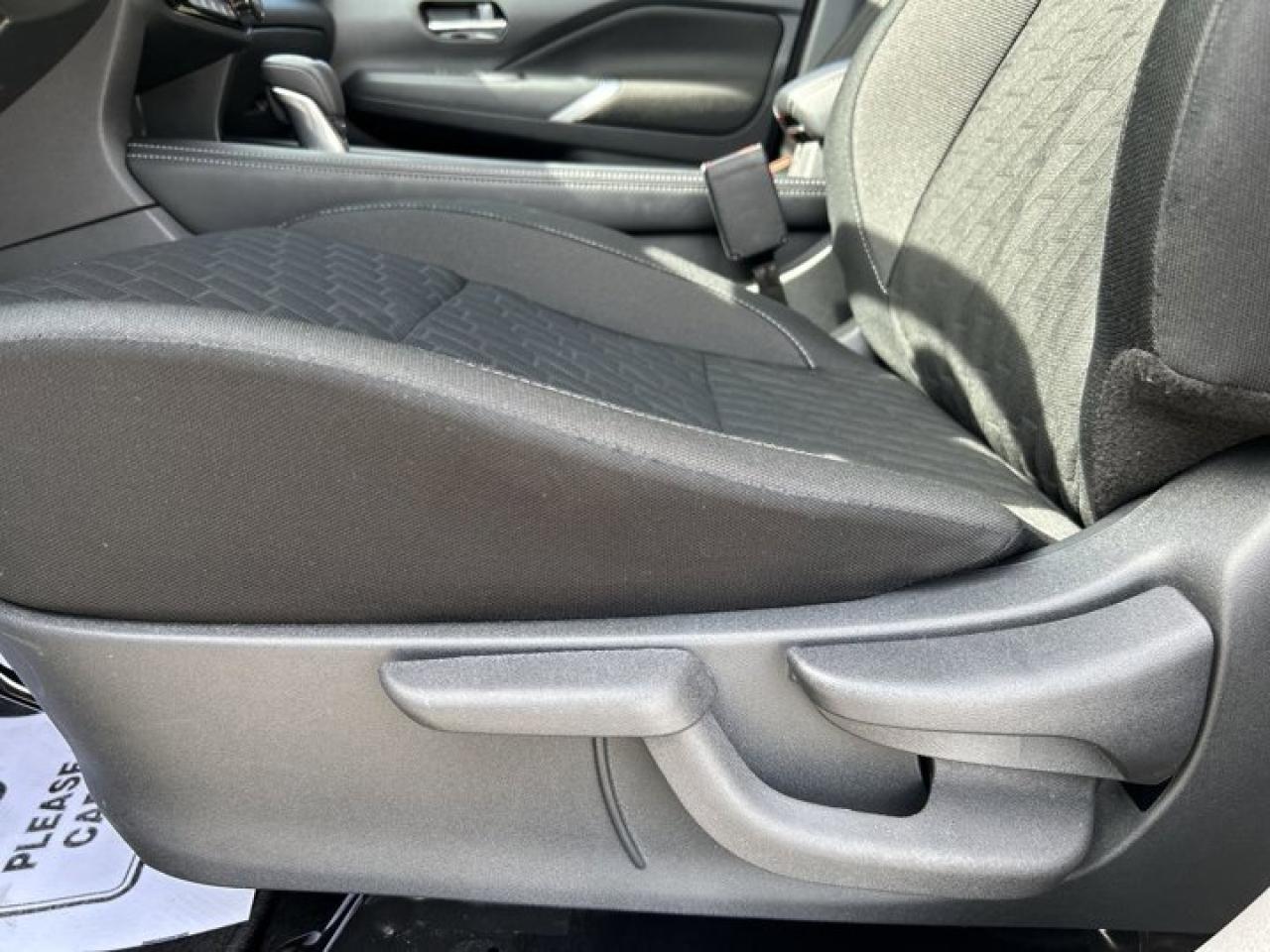 2025 Nissan Kicks Play SV PLAY FWD | No accidents Photo