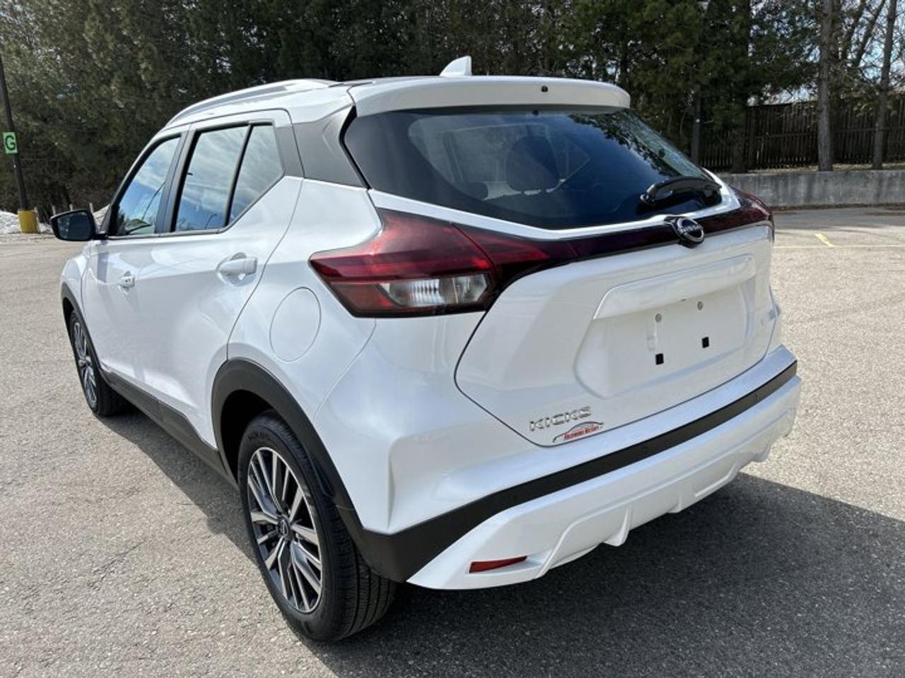 2025 Nissan Kicks Play SV PLAY FWD | No accidents Photo