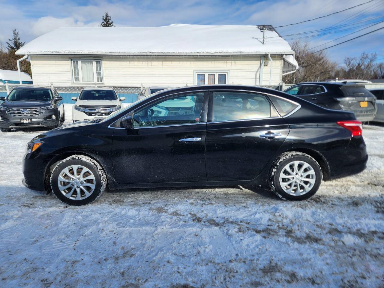 2017 Nissan Sentra 1.8 SV (CVT) 4dr Sedan Photo