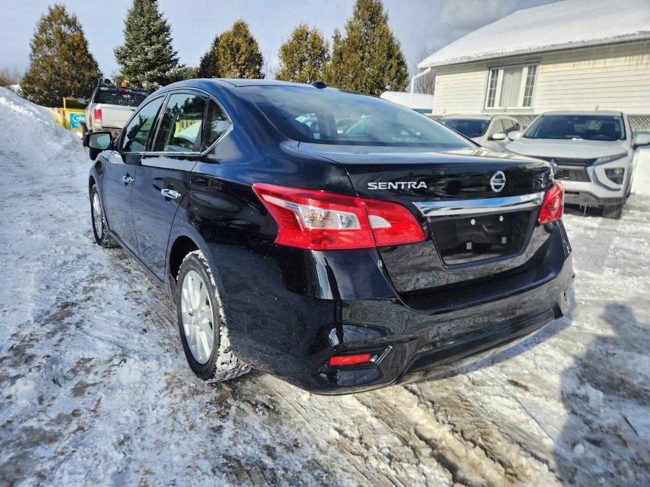 2017 Nissan Sentra 1.8 SV (CVT) 4dr Sedan Photo4