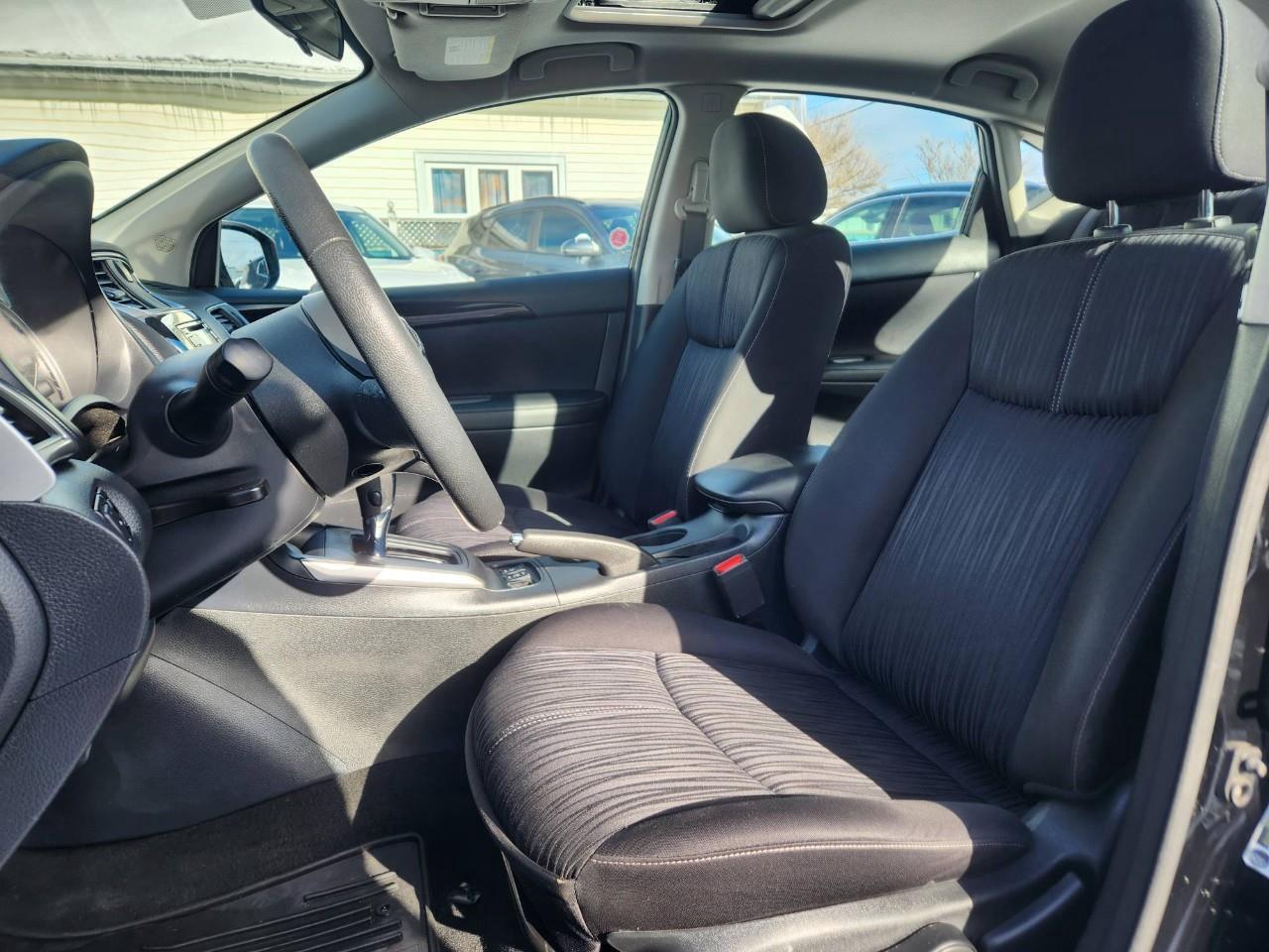 2017 Nissan Sentra 1.8 SV (CVT) 4dr Sedan Photo