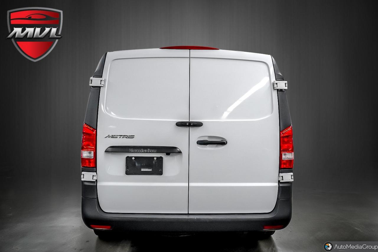 2017 Mercedes-Benz Metris Base Metris Cargo Van Photo
