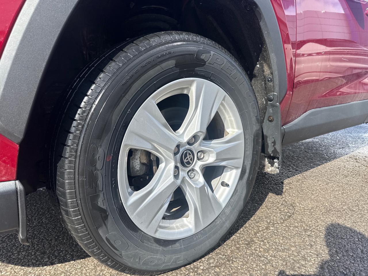 2021 Toyota RAV4 XLE 4dr Front-wheel Drive Photo